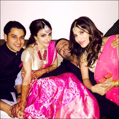 check out unseen pictures of soha ali khan and kunal khemus wedding 6