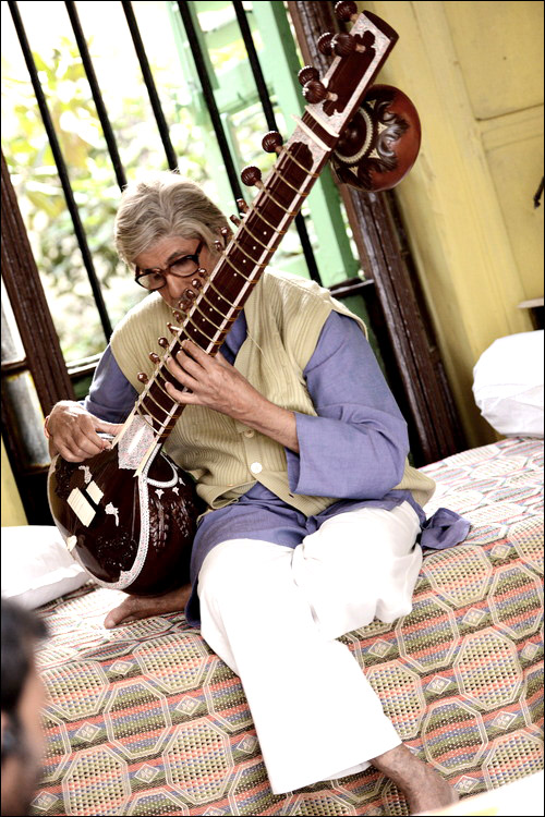 check out amitabh bachchan meets sourav ganguly on the sets of piku 3