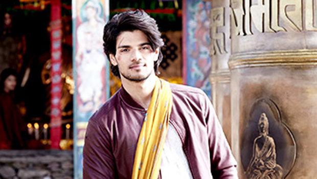 Khoya Khoya (Hero)