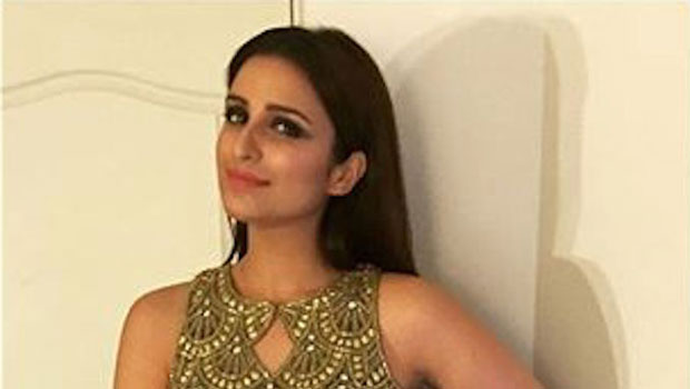 Parineeti Chopra Singing A Patriotic Song On TV