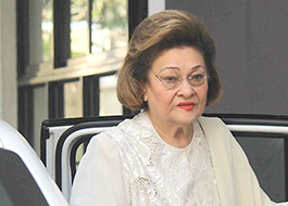 Krishna Raj Kapoor hospitalized, son Rishi rushes out of Karan Johar’s event, Rishi clarifies Krishna Raj Kapoor hospitalized, son Rishi rushes out of Karan Johar’s event, Rishi clarifies