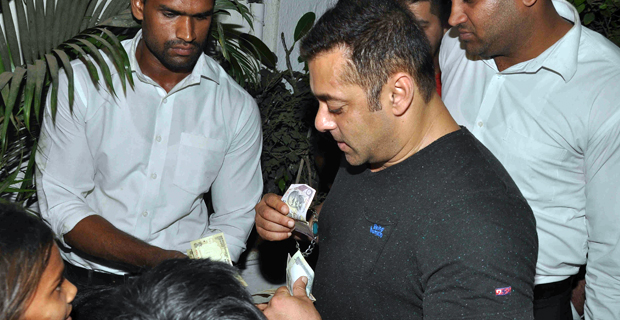 Salman Khan Meets Poor Street Kids
