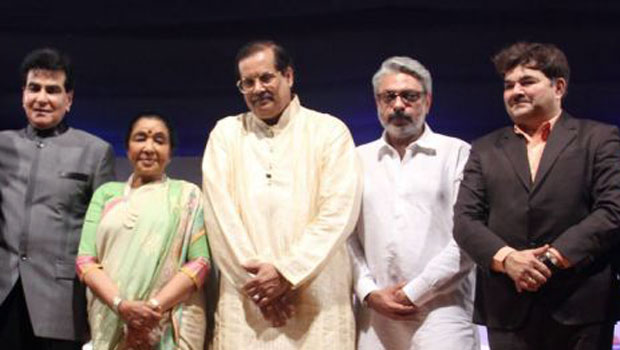 Bollywood Stars At ‘Master Dinanath Mangeshkar Awards 2016’