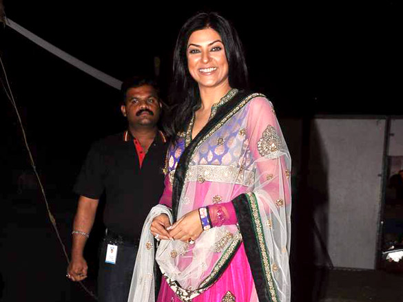 bollywood rocks at umang police show 2012 26