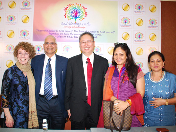 rati agnihotri and smita jaykar launch soul healing india clinic 2