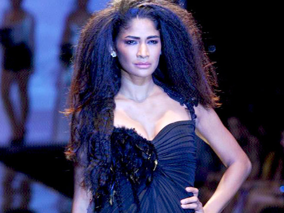 monisha jaisinghs show at hdil india couture week 2010 4
