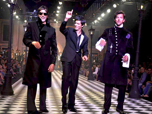 big b srk hrithik walk for karan varun at hdil india couture week 2010 6