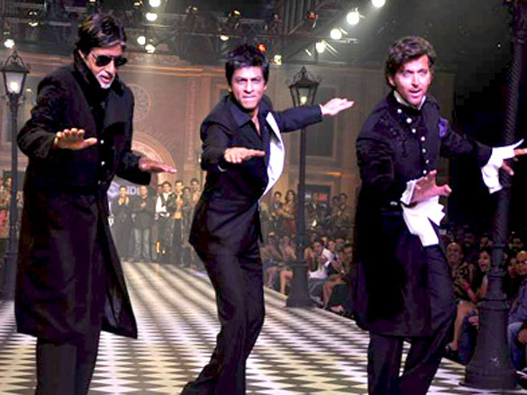 big b srk hrithik walk for karan varun at hdil india couture week 2010 7