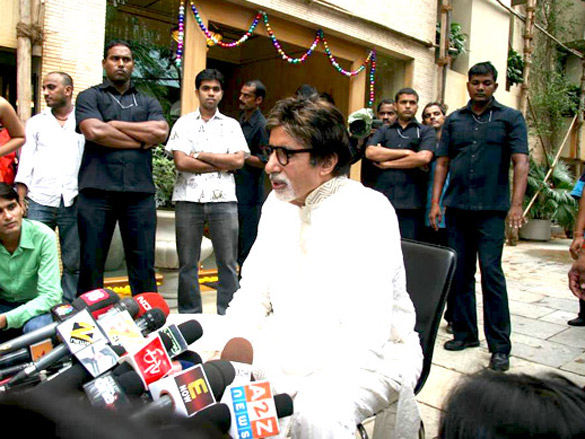 amitabh bachchan celebrates birthday with media 8