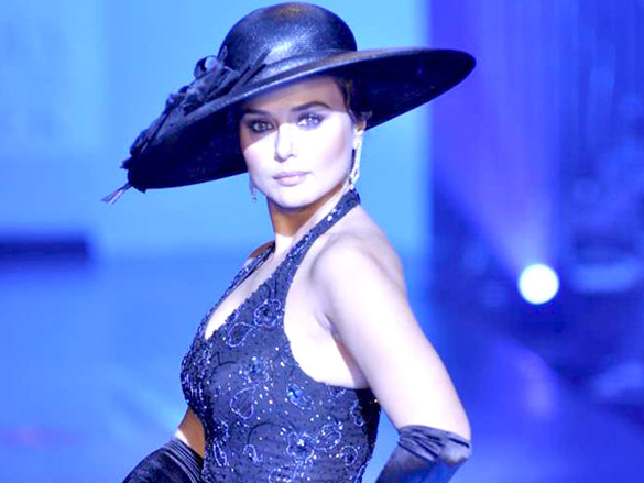 salmans being human show at hdil india couture week 2010 8