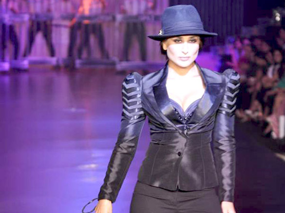 salmans being human show at hdil india couture week 2010 14