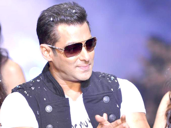 salmans being human show at hdil india couture week 2010 27
