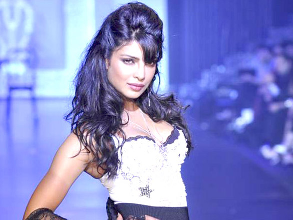 salmans being human show at hdil india couture week 2010 34