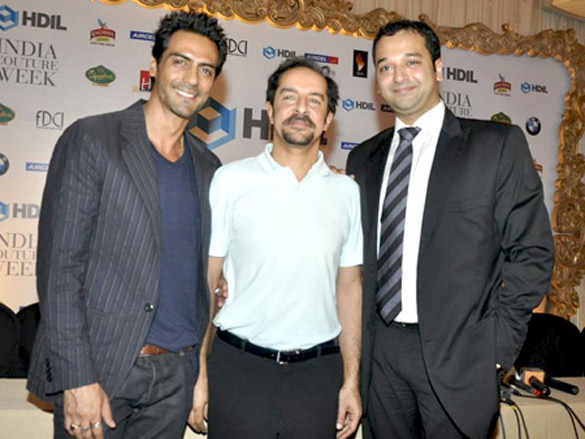 arjun rampal walks for shahab durazi at hdil india couture week 2010 7