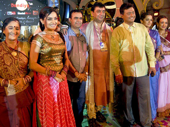 cast of papad pol visit sankalp dandiya 3