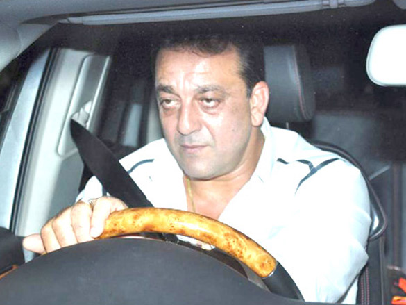 sanjay dutt returns from dubai on occasion of the birth of his twins 7