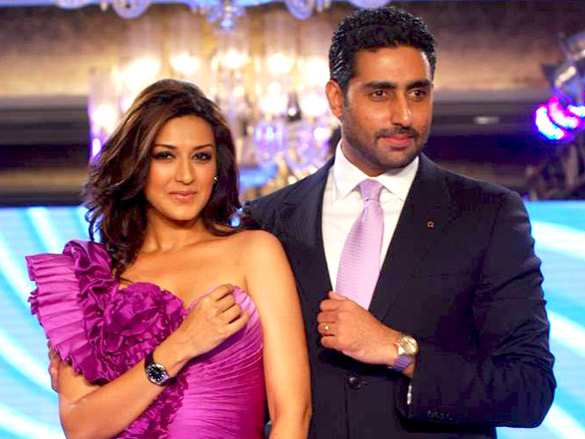 abhishek and sonali bendre at omega constellation watches fashion show 5