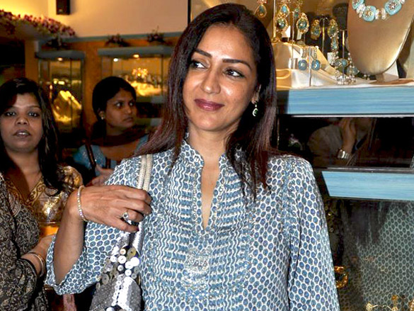 chitrangda gul and vidya malvade grace roopa vohras collection launch 17