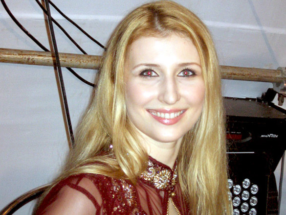 claudia ciesla visits the sankalp dandiya 3