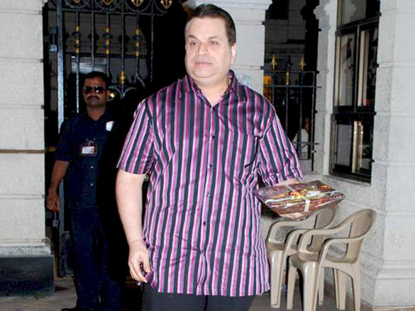 celebs at sanjay dutts mata ki chowki 15