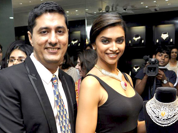 deepika padukone inaugurates gehna jewellery store 5