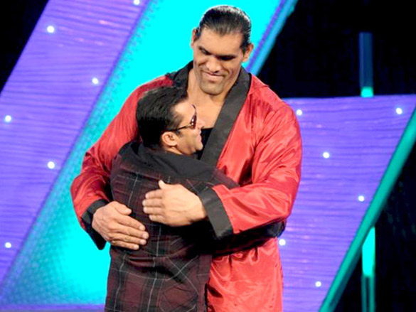 the great khali along with salman khan on the sets of bigg boss 4 7