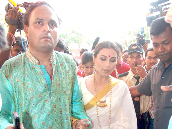 rani mukherjee and bappi lahiri attend a durga puja event 3