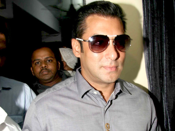 salman khan inaugurates computer classes for underprivileged children 5