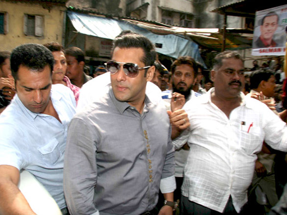 salman khan inaugurates computer classes for underprivileged children 7