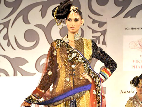 vikram phadnis show at aamby valley city india bridal week 2010 6