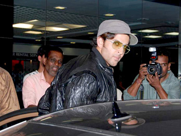 hrithik roshan returns from berlin 7