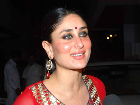 kareena genelia and minissha at tusshars diwali bash 4