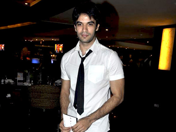 manish malhotras finale show at aamby valley city india bridal week 2010 13