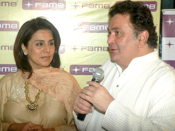 rishi kapoor and neetu singh celebrate diwali with kids at fame cinemas 5