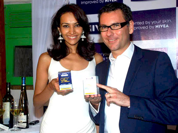 dipannita sharma and shamita singha at nivea cream launch 3