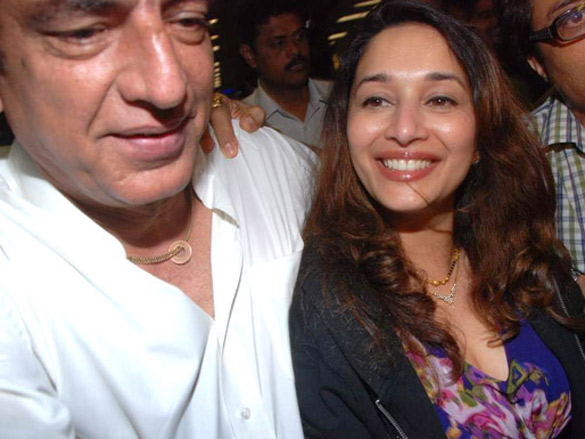 madhuri dixit arrives in mumbai 3