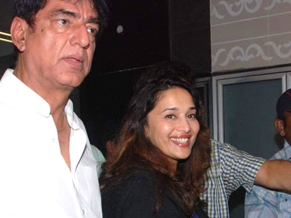 madhuri dixit arrives in mumbai 6