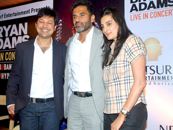 suniel and mana shetty at bryan adams concert press conference 4