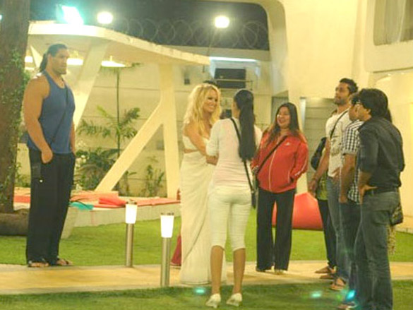 pamela anderson enters the bigg boss house 3
