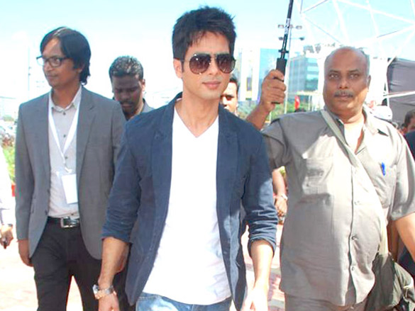 shahid kapoor opens auto car expo 7