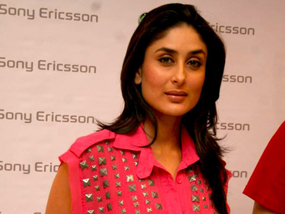 kareena kapoor meets sony ericsson contest winner 8