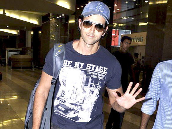 hrithik roshan returns from arjun rampals birthday bash in delhi 5