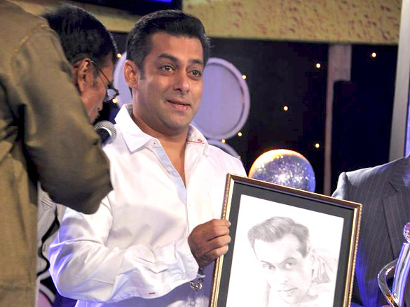 salman khan graces ibn7 super idols awards 4