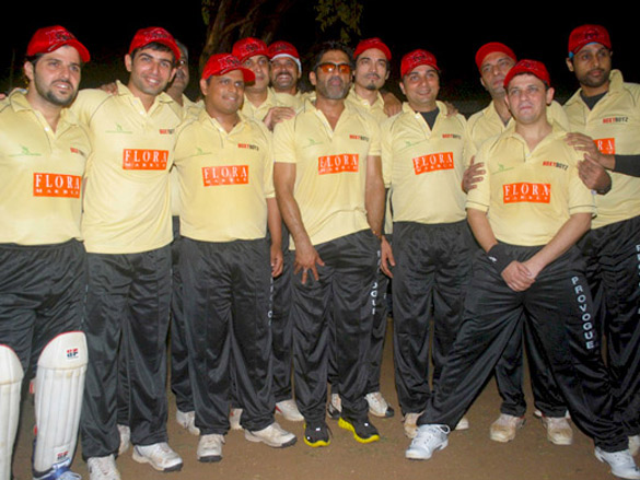 suniel shetty at boxy boyz cricket match 8