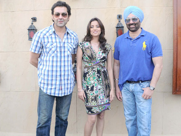 sunny and bobby talk about yamla pagla deewana 2