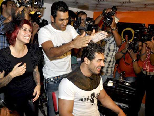 john and dhoni style each other at mad o wat salon 7