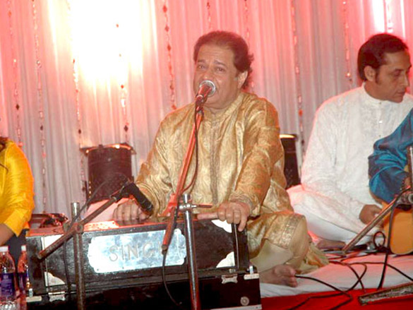 jackie shroff at anup jalotas ghazal night 3