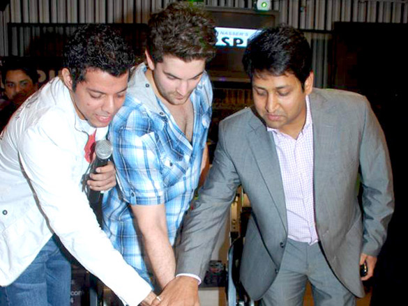 neil launches baqar nassers top spin fitness studio 3