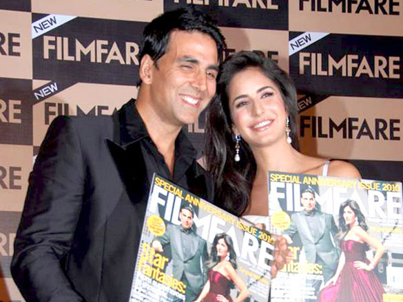 akshay and katrina unveil filmfares latest issue 5