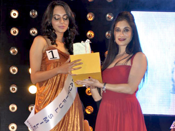 dia mirza and lucky morani judge navy queen contest 4